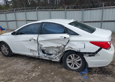 2013 Hyundai Sonata Gls z USA, uszkodzony, nr VIN 5NPEB4AC3DH656556